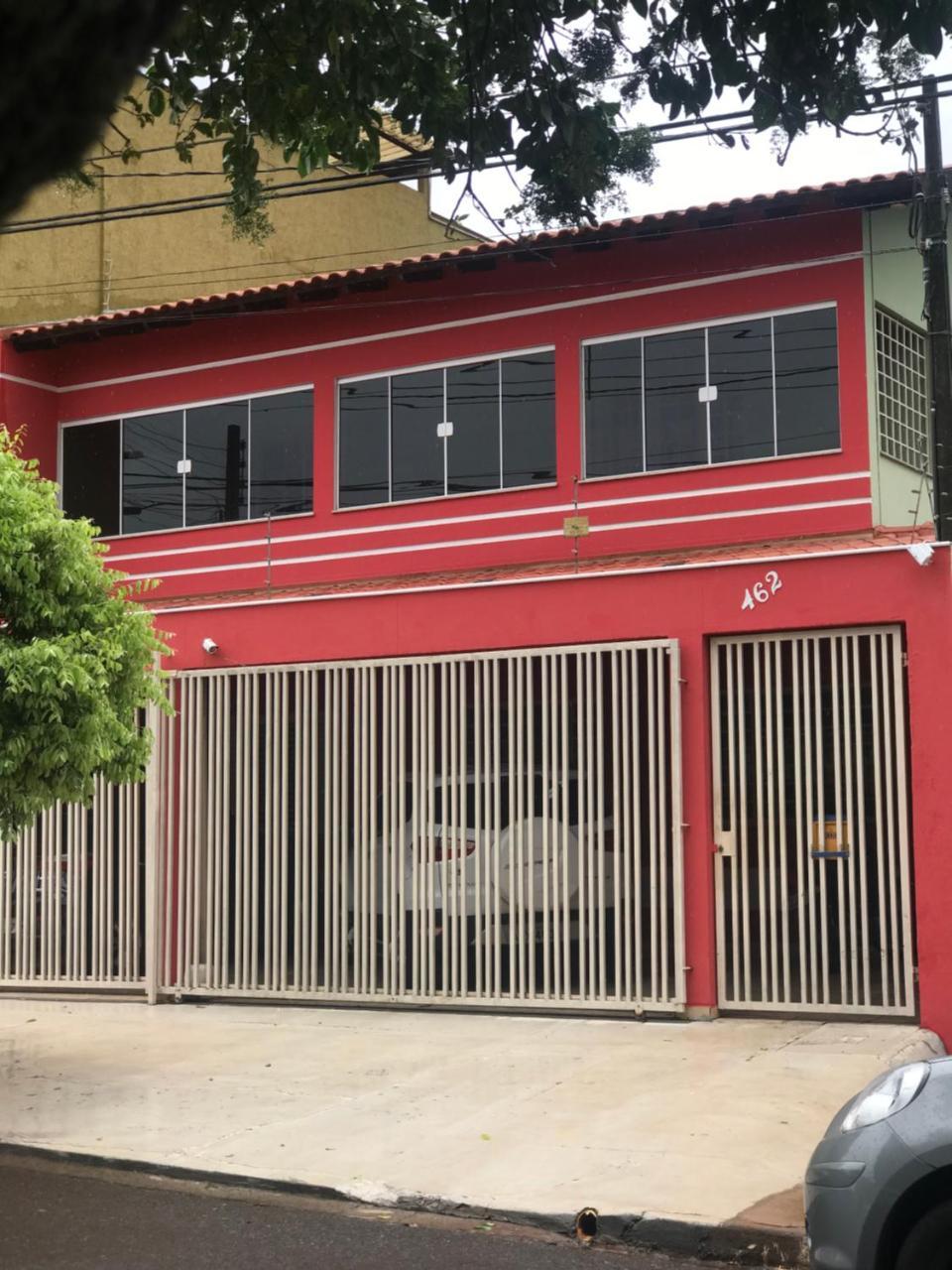 & Pe Vermelho