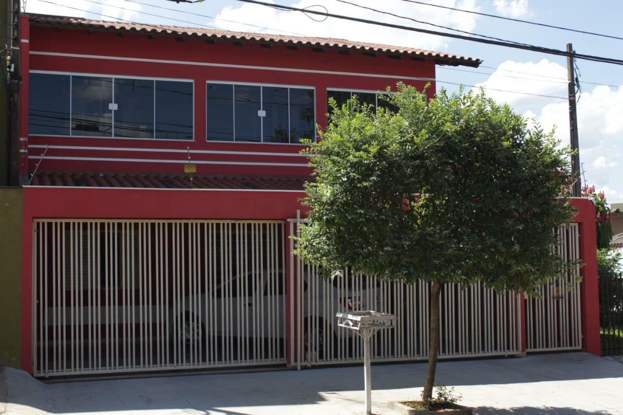 & Pe Vermelho Casa de hóspedes Londrina